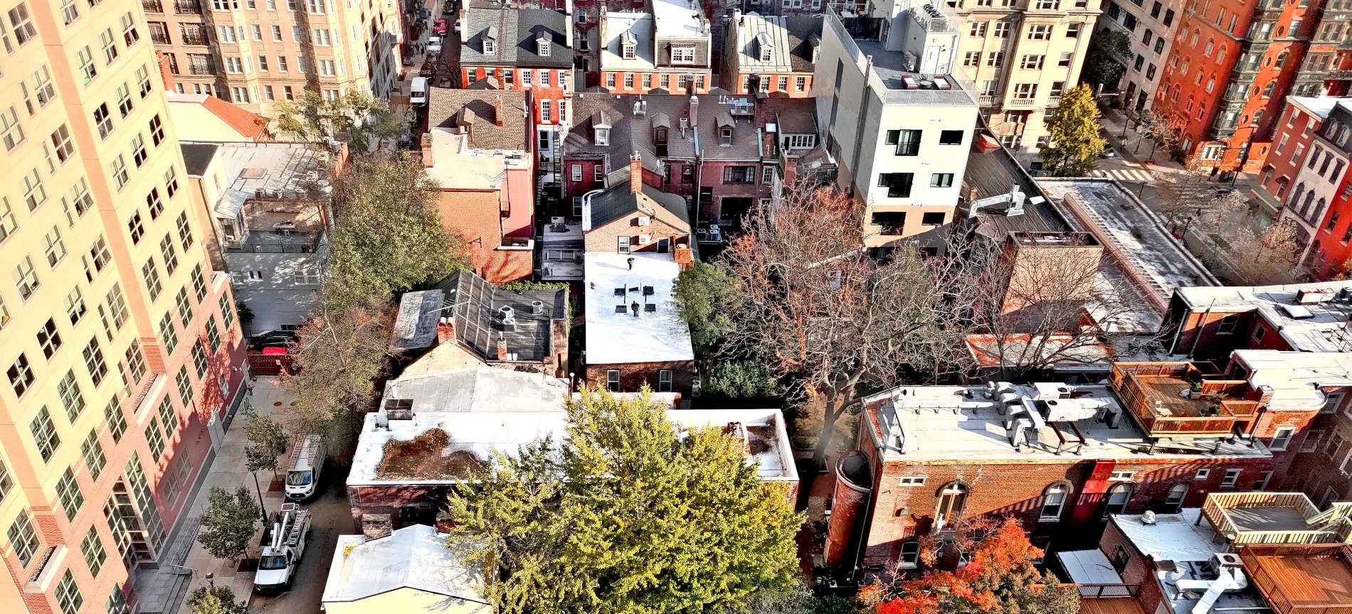 Image of Philadelphia buildings at the top of an article about the Philly Airbnb rules in 2023